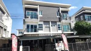 BH2909 ให้เช่าโฮมออฟฟิตบ้านแฝด มีโกดังเก็บสต๊อก หมู่บ้านชวนชื่นโมดัส วิภาวดี อยู่ติดริมถนนใหญ่วิภาวดีขาเข้าฝั่งเดียวกับเจ้เล้ง ดอนเมือง