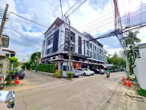 วิภาวดีรังสิต12-20 MRT รัชดาภิเษก 1.5 กม. ให้เช่าโฮมออฟฟิศ 4 ชั้น โกดัง 21ตรว. 230ตรม. เก็บของ 4นอน 3น้ำ 1จอดรถ 5แอร์