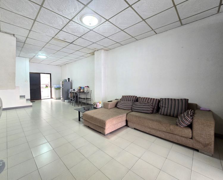 ขายถูก!! ทาวน์โฮม 2 ชั้น หมู่บ้าน เลิศอุบล วัชรพล พื้นที่ 18 ตรว. 2 2, ภาพที่ 4