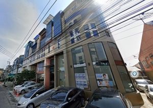 ให้เช่าอาคารสำนักงาน 5 ชั้น ย่านศรีวราทาวน์อินทาวน์ ใกล้เลียบทางด่วนเอกมัยรามอินทรา จอดรถได้ 6 คัน เหมาะทำสำนักงาน
