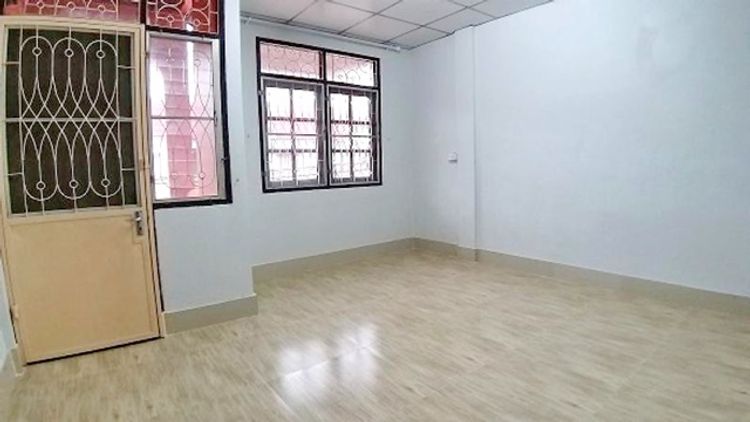 โรงเรียนเลิศหล้า ให้เช่าทาวน์เฮาส์ 2 ชั้น 22ตรว. 105ตรม. ทำเลดีมาก 2นอน, ภาพที่ 4