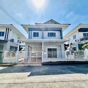 บ้านแฝดสไตล์บ้านเดี่ยว ใกล้สโมสร รีโนเวทใหม่ทั้งหลัง สวยจึ้งมากคร่าา