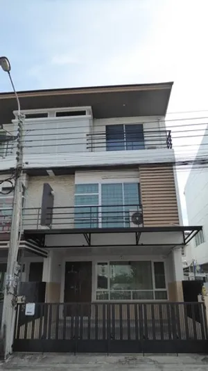 ให้เช่าโฮมออฟฟิศ 3 ชั้นหลังมุม โครงการโพธิ์แก้วเพลส ลาดพร้าว101 ใกล้ทางด่วน เหมาะทำออฟฟิศ หรืออยู่อาศัย 