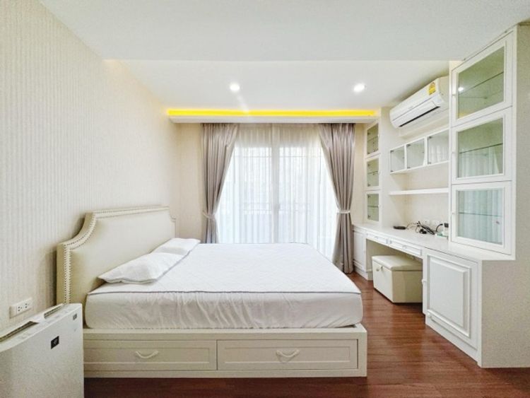 ให้เช่าทาวน์โฮม 3 ชั้น ลีออง สุขุมวิท 62 ตกแต่งพร้อมอยู่ ใกล้จุดขึ้น-ลง, ภาพที่ 4