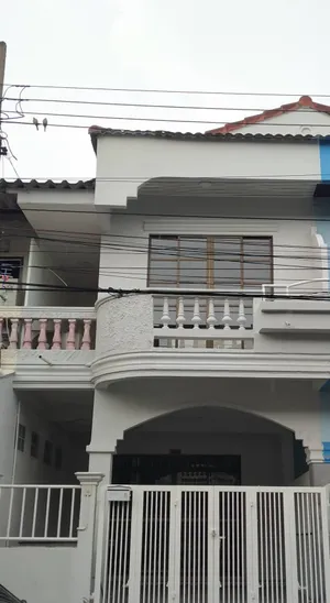 พร้อมขาย! บ้านมือสองลาดกระบัง ทาวน์โฮมรีโนเวทใหม่ ทำเลดี! หมู่บ้านรุ่งกิจ 7 ร่มเกล้า 42 คลองสามประเวศ ลาดกระบัง กรุงเทพ ใกล้ รามคำแหง สุวรรณภูมิ มีนบุรี