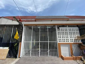 ขายบ้านสวยถูกในเมืองชลบุรี บ้านเมืองใหม่วิลล่า รีโนเวทใหม่ทั้งหลัง