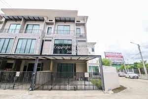 ขายทาวน์โฮม 3ชั้น หมู่บ้าน เปี่ยมสุข ปิ่นเกล้า กาญจนา พระราม5 บางใหญ่ 33.5 ตร.ว ต่อเติมบิวท์อินตกแต่งแล้ว หลังมุม ต้นโครงการ