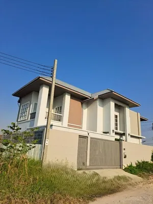 ให้เช่าบ้านเดี่ยว 2 ชั้น สร้างใหม่ย่านสวนหลวง 80 ตรว. 4 ห้องนอน เฉลิมพระเกียรติ ร.9 ซอย 30  แต่งสวยน่าอยู่ เฟอร์นิเจอร์ ใหม่หมดทั้งหลัง