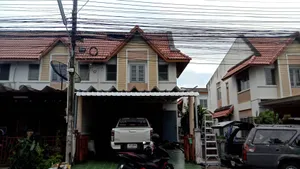 ขาย ทาวน์เฮาส์(TOWNHOUSE)2 ชั้น (ห้องมุม) มีพื้นที่ด้านข้าง 1 ด้าน