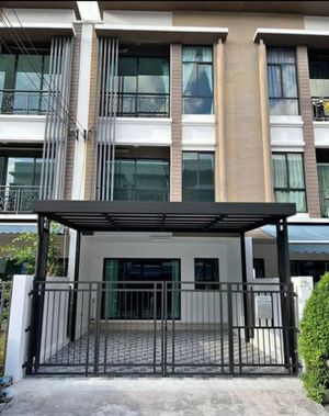 ให้เช่าบ้านทาวน์โฮม 3 ชั้น พร้อมเฟอร์นิเจอร์ โครงการบ้านกลางเมืองนวมินทร์ 42 ใกล้ช๊อคโกแล๊ตวิล