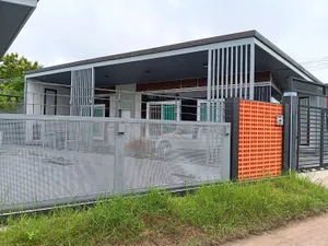 ขายบ้านเดี่ยวสวยชั้นเดียว ใกล้ห้างดัง 7 ห้าง ปูกระเบื้องทั้งหลังทั้งภายในและภายนอก เพดานสูง 2.8 เมตร จังหวัดสระบุรี
