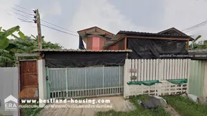 ขายบ้าน 2 ชั้น ขนาด 82.5 ตรว. ใกล้โรงเรียนสารสาสน์วิเทศมีนบุรี ทางเข้ามีตลาดนัด บ้านอยู่ถนนราษฎร์อุทิศ 40
