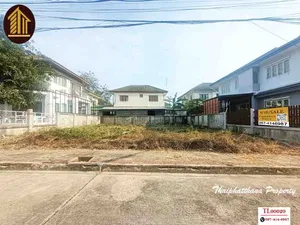 ที่ดินในหมู่บ้าน สิรินดา พร้อมสร้างบ้าน พระราม2 บางขุนเทียน ถนนเมน  