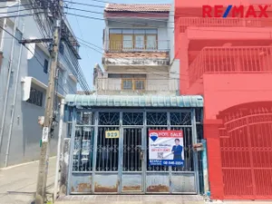  ทาวน์เฮาส์ 3 ชั้น จรัญสนิทวงศ์ 46 ห้องมุม พร้อมอยู่ ใกล้โรงเรียนทิวไผ่งาม