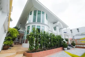  ทำเลใกล้ถนนใหญ่ ถนนพระราม 9 ถนนรามคำแหง - Single House / 510ตารางวา