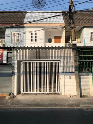 ทาวน์เฮ้าส้ 2 ชั้น สุขุมวิท 77 ซอยอ่อนนุช 44 รีโนเวทใหม่พร้อมอยู่