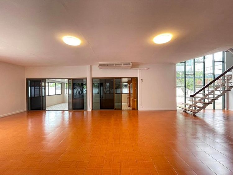 [B949]ให้เช่า 90k บ้านเดี่ยว 200 ตรว. ใกล้ MRT รัชดา 900 เมตร   90,000 , ภาพที่ 4