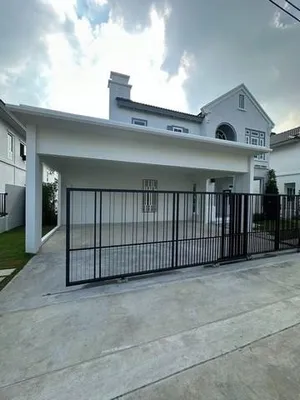 PB3964 ให้เช่าเเละขายบ้านเดี่ยว 2 ชั้น ย่าน ศรีนครินทร์ บางนา ถนนเลียบคลองหลวงแพ่ง โครงการ Villaggio 3 ศรีนครินทร์ บางนา ใกล้เมกาบางนา 