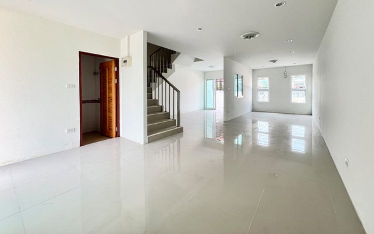 ทาวน์โฮม 2 ชั้น สร้างใหม่ กลางเมืองโคราช หลัง รร.อัสสัมชัญฯ ต.ในเมือง, ภาพที่ 4