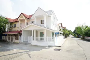 ขายทาวน์โฮมรีโนเวท  ลภาวัน12 ชัยพฤกษ์-แจ้งวัฒนะ  25.8 ตรว หลังมุม