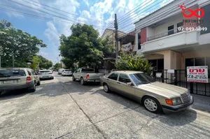 ขายและเช่าทาวน์โฮม 2 ชั้น หมู่บ้านอรุณวรรณ 2 ถนนสุขาภิบาล5