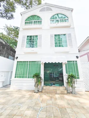 ASRP0303 ให้เช่าบ้านเดี่ยวสามชั้น 3 ห้องนอน 3 ห้องน้ำ  พื้นที่ 40 ตรว.   ราคาเช่าเดือนละ 29,000 บาท  