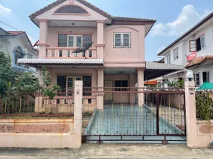 ขายบ้านมือสองสำหรับรีโนเวทหรือตกแต่งเล็กน้อย หมู่บ้านขนาดกลาง เงียบสงบ ทำเลดีมากๆ ย่านบางแค