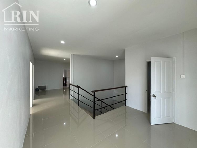 ขาย /เช่า โฮมออฟฟิต  3 ชั้น  เนื้อที่ 105 ตร.วา พื้นที่ใช้สอยกว่า 675 , ภาพที่ 4