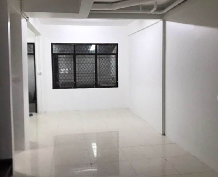 ให้เช่าทาวน์โฮม 2 ชั้น ประชาราษฎร์บำเพ็ญ 26 ห้วยขวาง ติดถนน เหมาะอาศัย, ภาพที่ 4