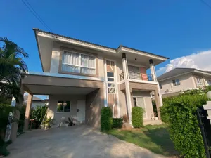 ASS1875 ให้เช่าบ้านเดี่ยวสองชั้น  3 ห้องนอน 3 ห้องน้ำ 1 ห้องรับแขก 1 ห้องครัว   ให้เช่าราคา  25,000 บาทต่อเดือน  ขนาดที่ดิน   65.7   ตรว.    