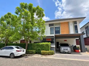 บ้านเดี่ยว มบ.ที สเปซ กลางเมือง เฟอร์นิเจอร์ครบพร้อมอยู่ ตรงข้ามสวนสาธารณะโครงการ ติดถนนเมนในโครงการ