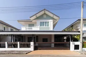 CSRP101104 ขายบ้านเดี่ยวสองชั้น 4 ห้องนอน   3 ห้องน้ำ    1 ห้องรับแขก   2 ห้องครัว ขนาดที่ดิน 52.5 ตร.ว. พื้นที่ใช้สอย  170 ตรม. ขายราคา  3.59 ล้านบาท คนละครึ่ง