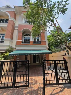 ให้เช่าทาวน์โฮม 3 ชั้น casa city ลาดพร้าว ซอยโยธินพัฒนา 3 (หลังมุม) ใกล้เลียบด่วนเอกมัย-รามอินทรา