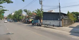 ขายที่ดินพร้อมสิ่งปลูกสร้าง ติดถนนร่วมจิตต์ (สามเสน)