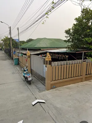 บ้านเดี่ยว 1 ชั้น ปัจจุบัน มีผู้เช่าอยู่ หลังโรงเรียนนานาชาติสิงคโปร์ธนบุรี(SISB)