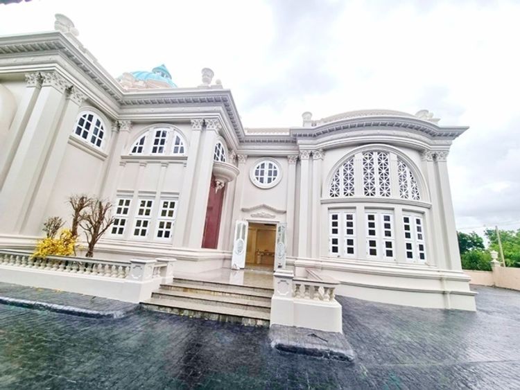 ปีเตอร์ คฤหาสน์หรูสไตล์ยุโรป 3ชั้น รีโนเวทใหม่ ลานจอดเฮลิคอปเตอร์  1ไร่, ภาพที่ 4