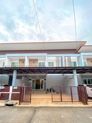 ASP1062 ให้เช่าทาวน์โฮมสองชั้น  3 ห้องนอน 3 ห้องน้ำ 1 ห้องรับแขก 1 ห้องครัว   ให้เช่าราคา  10,000 บาทต่อเดือน  ขนาดที่ดิน   26   ตรว.  