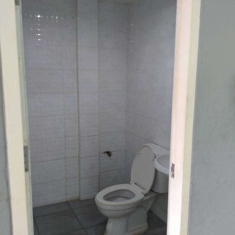 ทาวน์โฮม2ชั้น ขายตามสภาพ! ใจกลางแหล่งซื้อของหนองจอก! ถ.สกุลดี หนองจอก, ภาพที่ 4