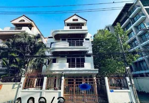TH20 ให้เช่าทาวน์โฮมหรู 4 ชั้น ตกแต่งสวยงาม ย่านสุขุมวิท 31 ใกล้ BTS สุขุมวิท เหมาะสำหรับพักอาศัย