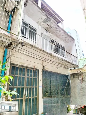 ย่านใจกลางเมือง ให้เช่าอาคารพาณิชย์ 3 ชั้น  พลุกพล่าน BTS ศาลาแดง 18ตรว. 205ตรม. ผู้เช่ารีโนเวทใหม่ 3นอน 2น้ำ 1จอดรถ เดอะคอมมอนส์ ศาลาแดง 