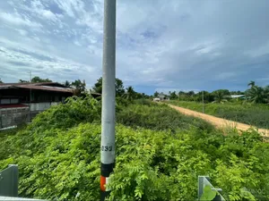 84468 - ขายและให้เช่าที่ดินเปล่าติดถนนเทพราช-ลาดกระบัง (พื้นที่สีเหลือง)