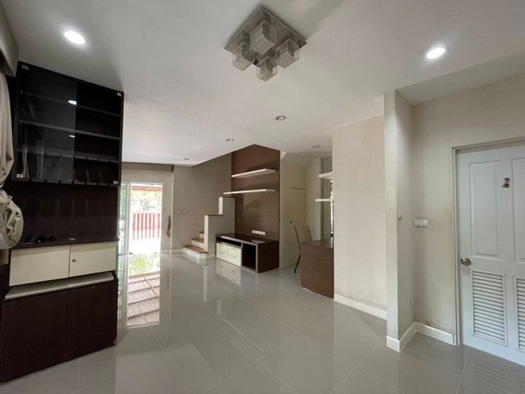 ขาย ทาวน์โฮม 3 ชั้น โครงการเมโทร สาทร-กัลปพฤกษ์ พื้นที่ 31.7 ตรว.   , ภาพที่ 4