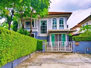 ขายหมู่บ้านภัสสร 19 **หลังมุมท้ายซอยซอย 25 ตั้งอยู่บนถ.จตุโชติ อีกหนึ่งทำเลดีย่านวัชรพล เหมาะเป็นที่พักอาศัยครอบครัวขนาดกลางและใหญ่
