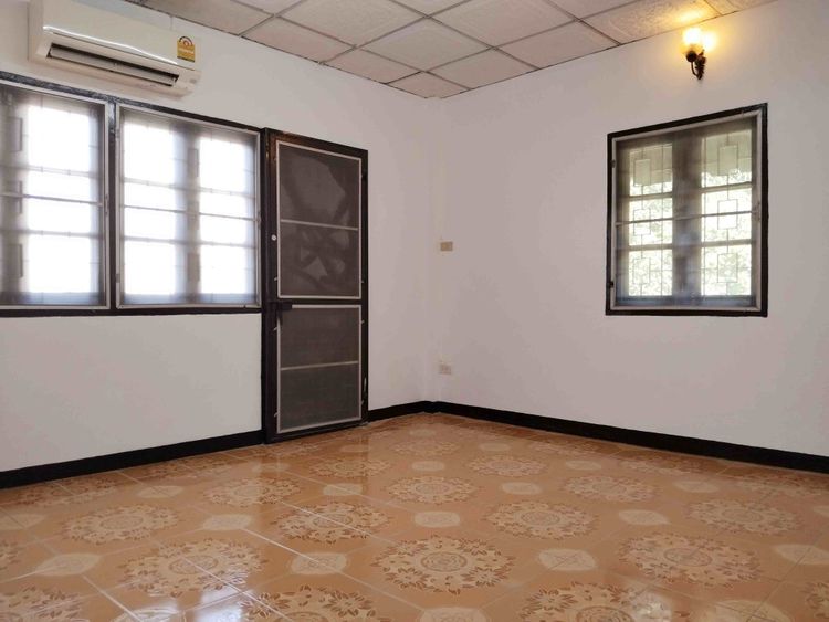 ให้เช่าทาวน์เฮ้าส์รังสิตคลอง2 ห้องริมติดสวน8,500 , ภาพที่ 4