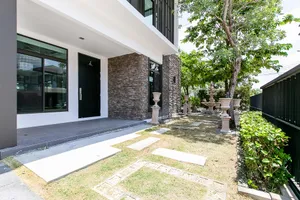 เจ้าของขายเอง - ขายบ้านเดี่ยวใหม่หลังหัวมุม (ไม่เคยเข้าอยู่) แต่งครบ 4 นอน 4 น้ำ พร้อมสนามกว้าง และที่จอดรถยนต์ 3 คัน 