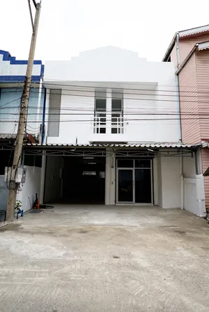 ขาย/ให้เช่า ตึกแถว อาคารพานิชย์ โรงงาน รีโนเวทใหม่ 2 ชั้น อ้อมใหญ่ สามพราน
