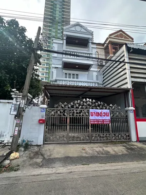 ขาย ทาวน์โฮม 3 ชั้น หลังมุม ซ.รัตนาธิเบศร์ 9 ใกล้รถไฟฟ้าสถานีศูนย์ราชการนนทบุรี