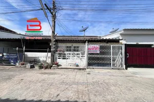 ทาวน์เฮาส์ หมู่บ้าน บางเขนวิลล่า (สุขาภิบาล 5 ซอย 5 แยก 24) เนื้อที่ 22.1 ตารางวา ใกล้สวนกีฬารามอินทรา ถนนสุขาภิบาล 5 แขวงท่าแร้ง เขตบางเขน กรุงเทพมหานคร