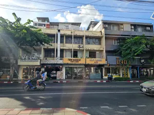 ปล่อยห้อง ริมถนนบรรทัดทอง (เส้นหลัก)