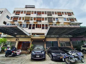 อาคารพาณิชย์ 5 ชั้น กลางเมือง ทำเลศักยภาพ เจริญราษฏร์ 2 สาทร ทำเลศักยภาพ สะดวก ทุกการเดินทาง เนื้อที่ 18 ตรว. มีดาดฟ้า 6 ห้องนอน 6 ห้องน้ำ ขายราคาพิเศษ!